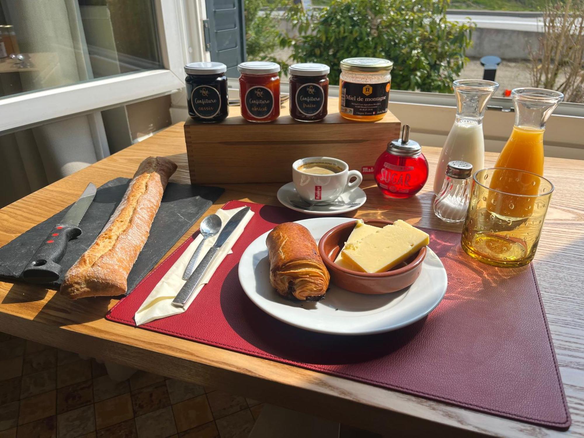 Au Moulin Du Pont Hotel Samognat Eksteriør billede